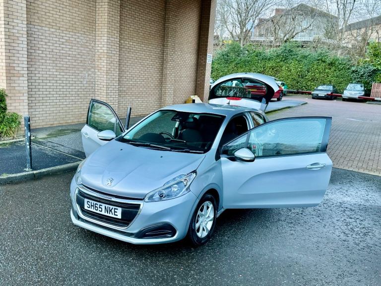 Peugeot, 208, Hatchback, 2015, Manual, 999 (cc), 3 doors