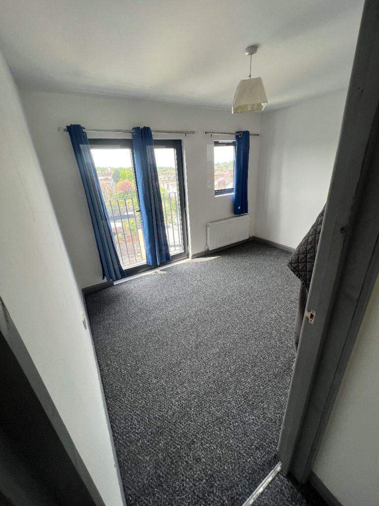 Spacious and Cosy 3 Bed Flat available for Rent in - SE4 2RA