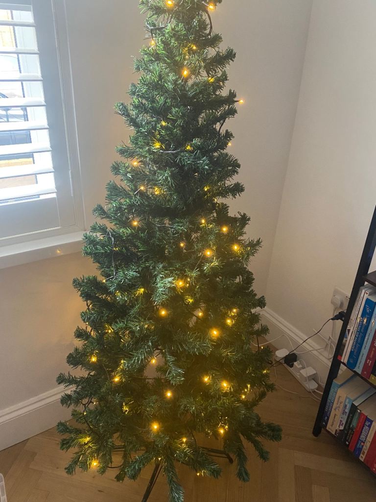 Free synthetic Christmas tree