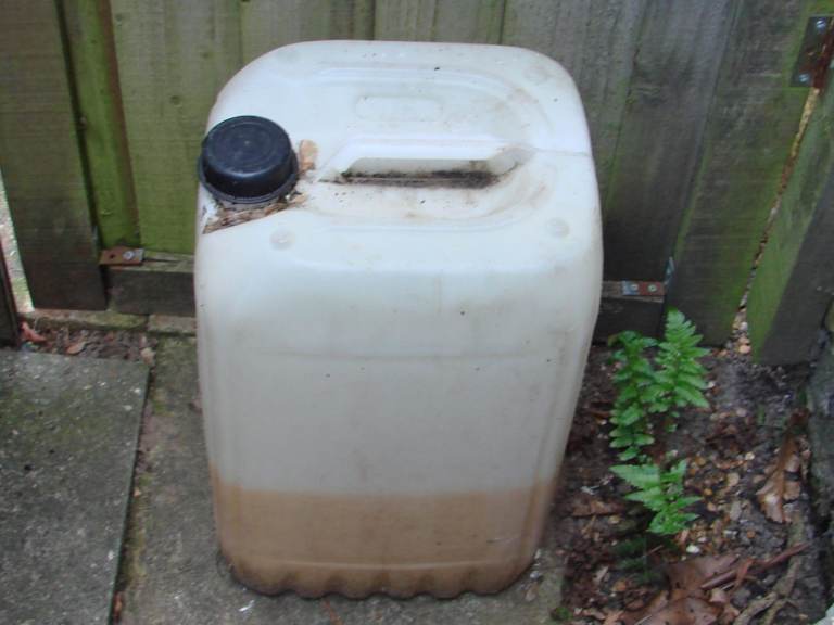 Plastic container/drum approx 30 litre Empty Had fuel