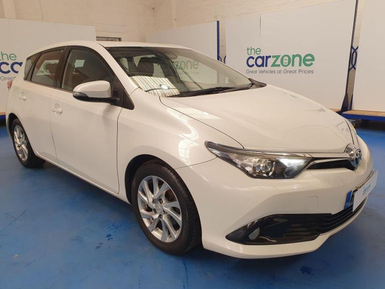 Toyota Auris 1.6 D-4D Business Edition Euro 6 (s/s) 5dr (Safety Sense) Diesel Manual