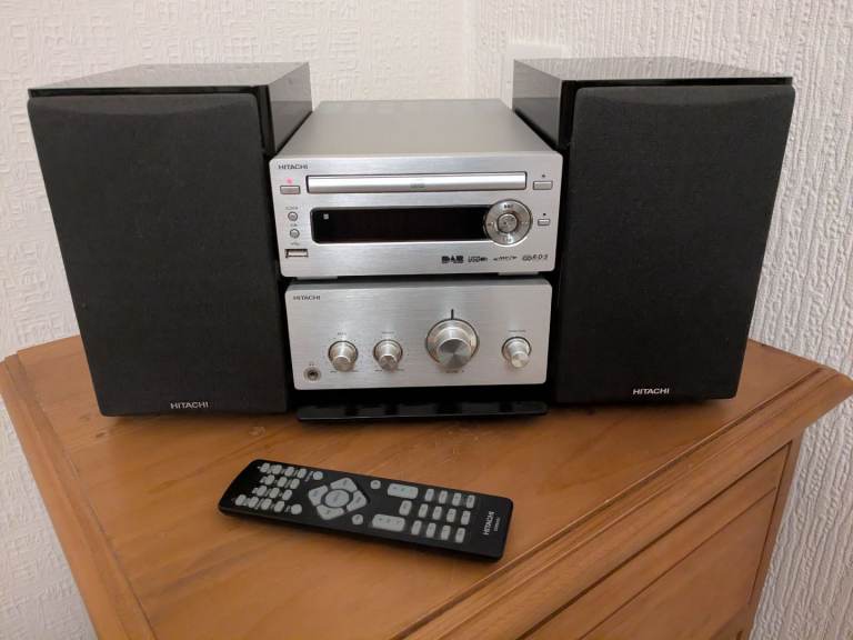 Hitachi stereo with cd player and dab radio