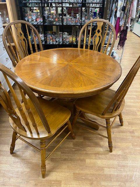 Beautiful Vintage All Wood Circular Table & Four Matching Chairs 