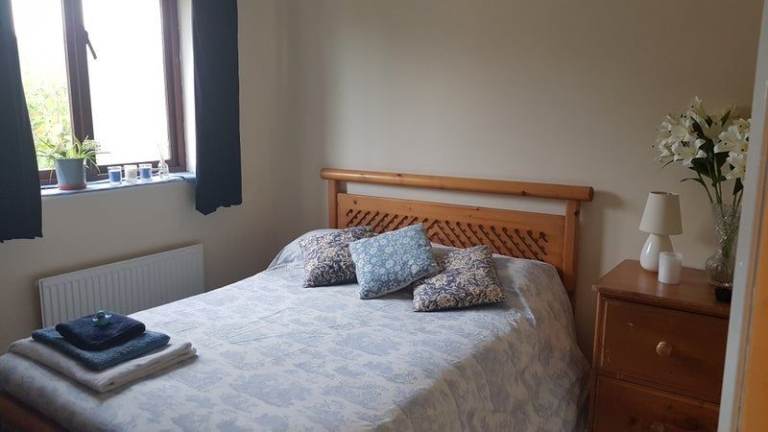Spacious double room in shared house in Haslemere 