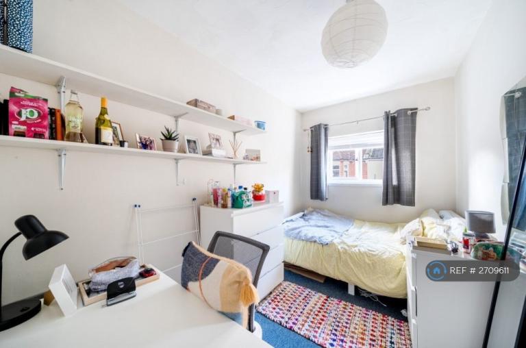 5 bedroom house in Thackeray Road, Southampton, SO17 (5 bed) (#2709611)