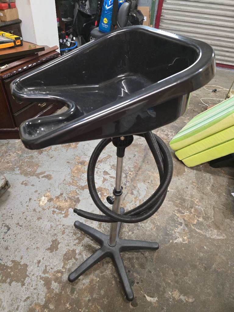 Mobile hairdressing wash hair basin 