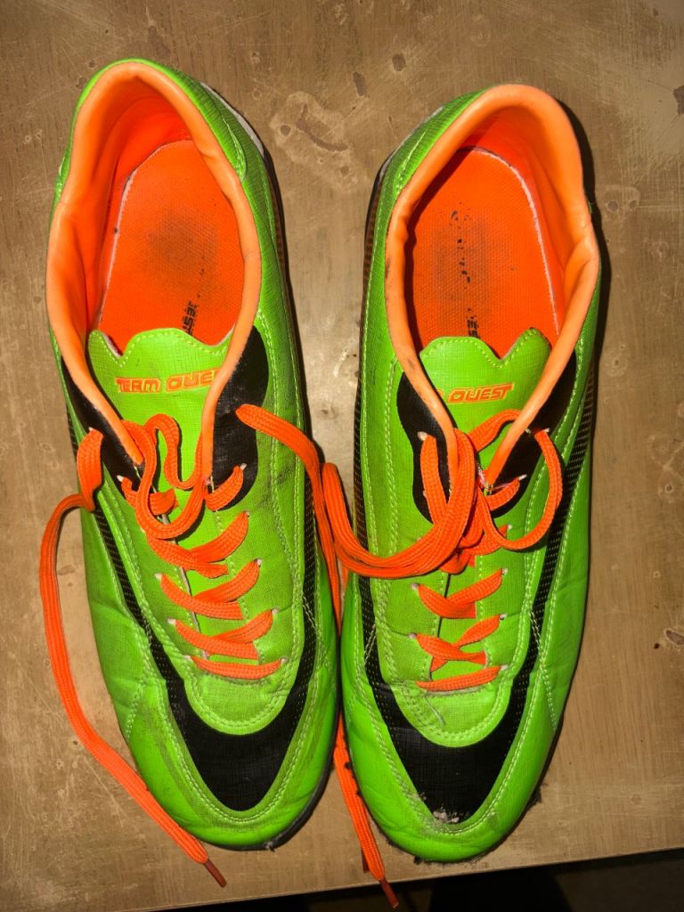 Men’s football trainers