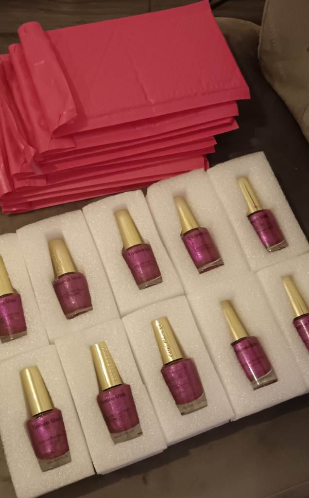 Bundle of ladies nail polishes (10+ 10 pink bubble envelopes, great for reselling or carboot 