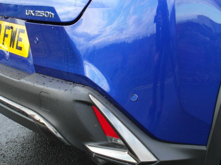 2019 Lexus UX 2.0 250h F Sport (Premium Plus) SUV 5dr Petrol Hybrid E-CVT Euro 6 (s/s) (1 ESTATE ...