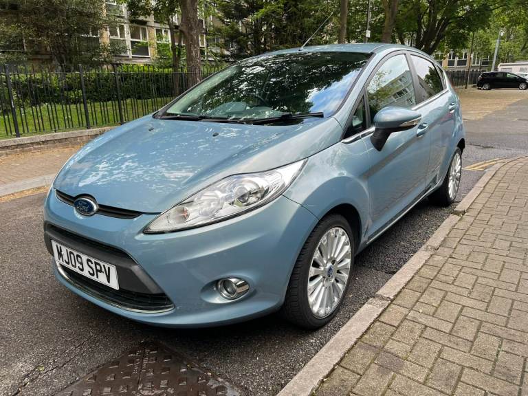 Ford Fiesta Titanium (2009), 1.4 Titanium Hatchback 5dr Petrol, Automatic.