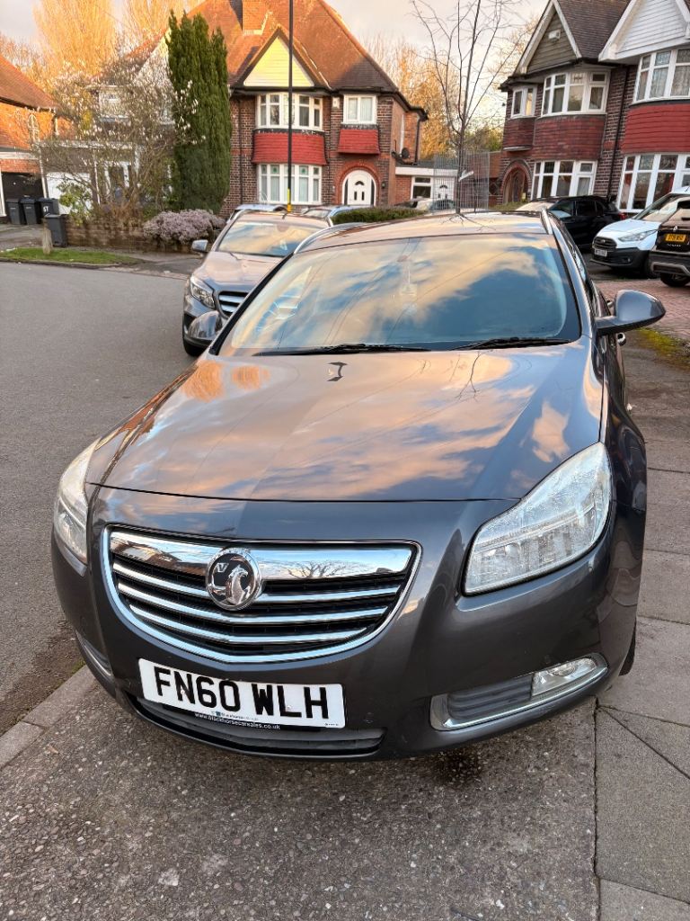 Vauxhall Insignia Estate 2010 – Manual – Available for Rent