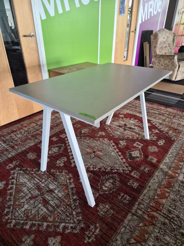 Office Desk with White Legs
