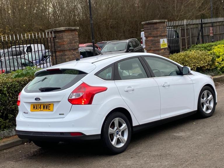 2014 Ford Focus 1.0 EcoBoost Zetec Navigator 5dr HATCHBACK PETROL Manual