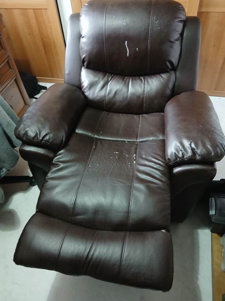 Brown reciner chair 