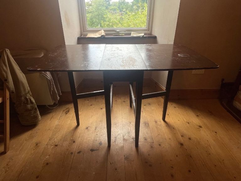 FREE Vintage Dining Table 