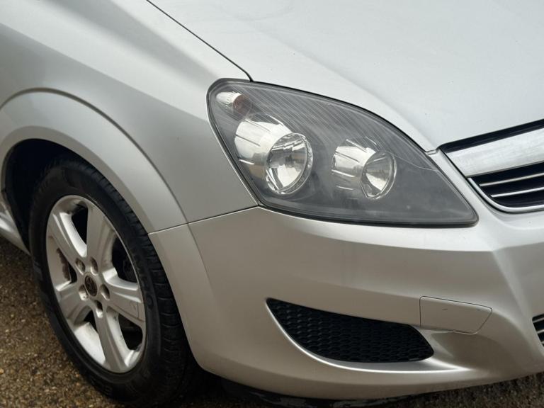 2013 Vauxhall Zafira 1.6 16V Exclusiv MPV 5dr Petrol Manual Euro 5 (115 ps) MPV Petrol Manual
