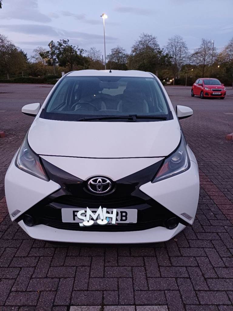 Toyota, AYGO, Hatchback, 2015, Semi-Auto, 998 (cc), 5 doors
