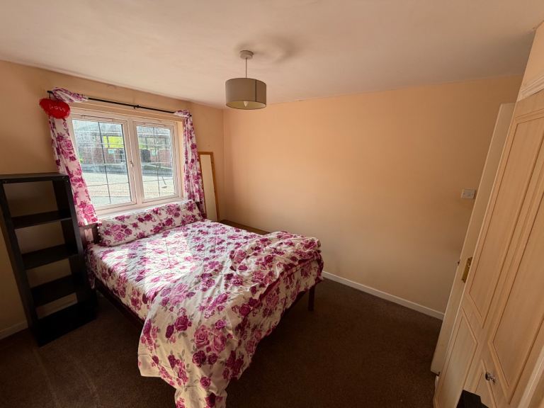 Room to rent 