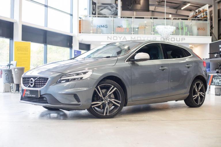 2019 Volvo V40 D2 [122] R DESIGN Edition 5dr Geartronic HATCHBACK DIESEL Automatic