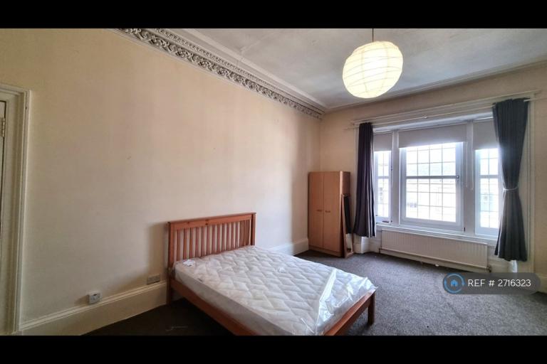 4 bedroom flat in Woodlands Road, Glasgow, G3 (4 bed) (#2716323)
