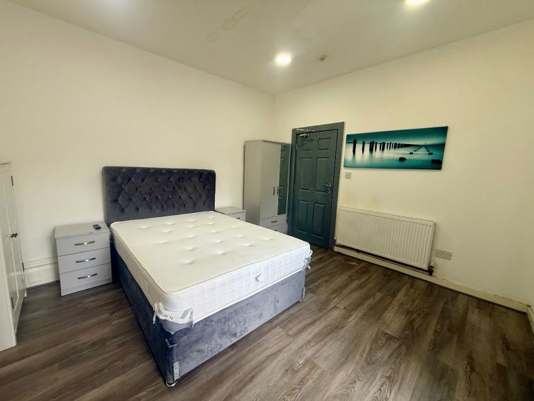 ** Ground floor ensuite - Available to couples **