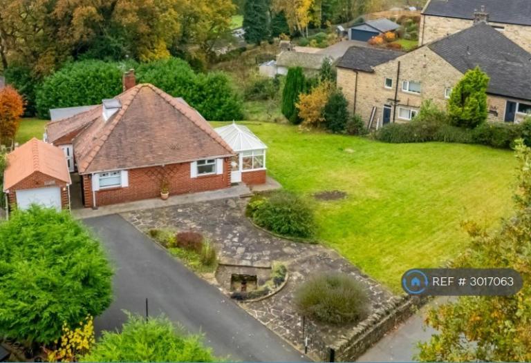 3 bedroom house in Burnlee Road, Holmfirth, HD9 (3 bed) (#3017063)
