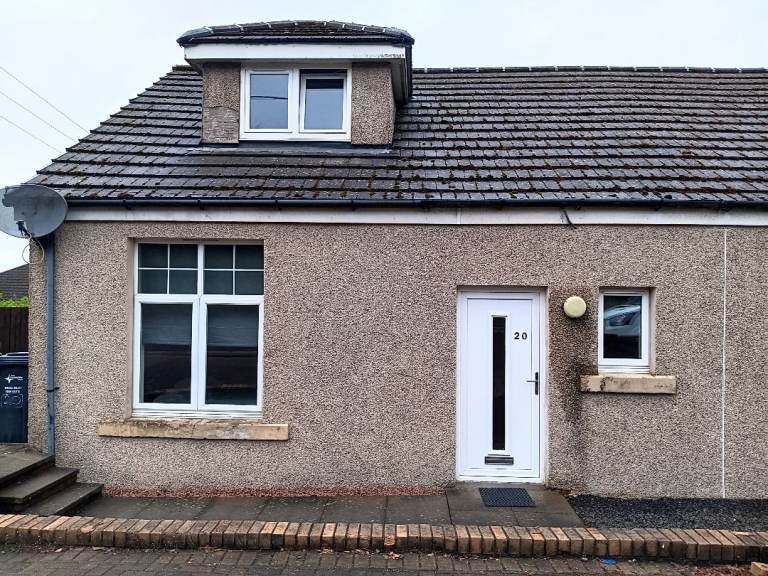 2 Bedroom Semi Detached House 