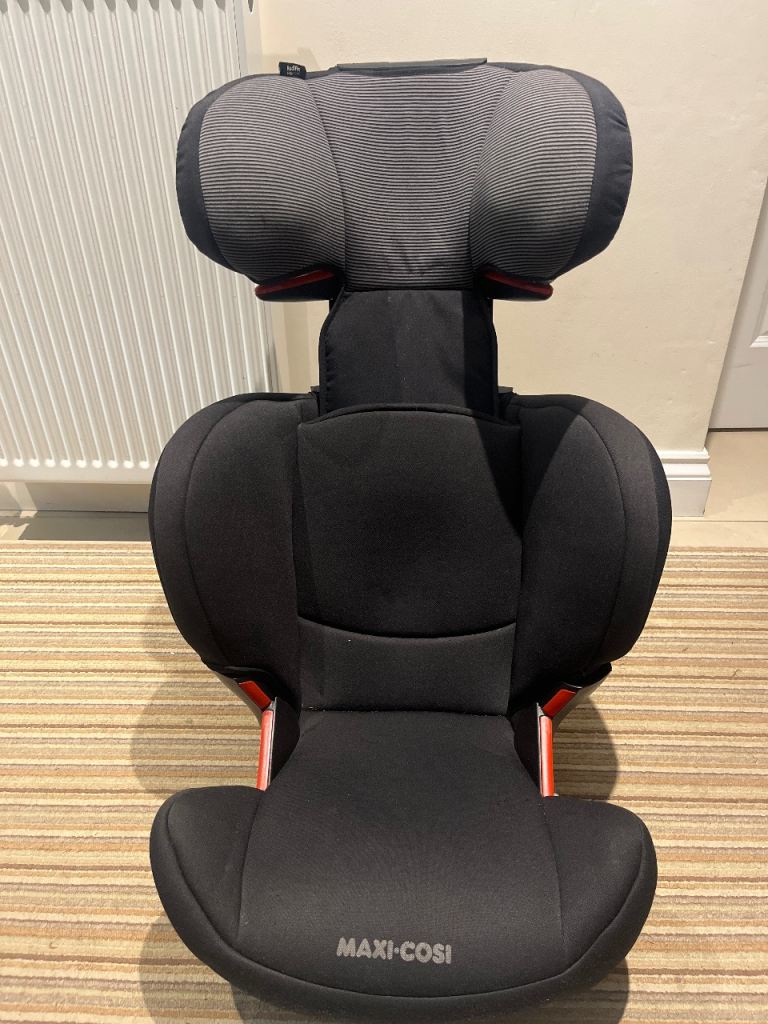 Maxi-Cosi Rodi Fix Car Seat – Black and Grey, Good Condition