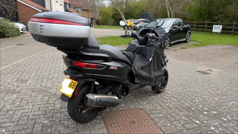 2018 piaggio mp3 500