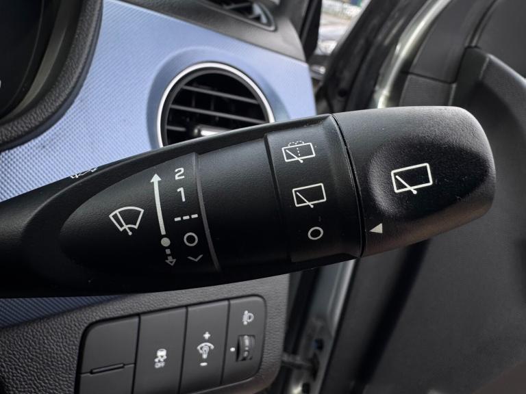 2015 Hyundai i10 1.2 SE 5dr HATCHBACK Petrol Manual