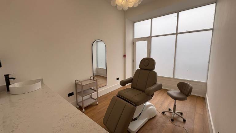 Treatment, Therapy, Beauty, Hair, Aesthetics Rooms to Rent in Camden