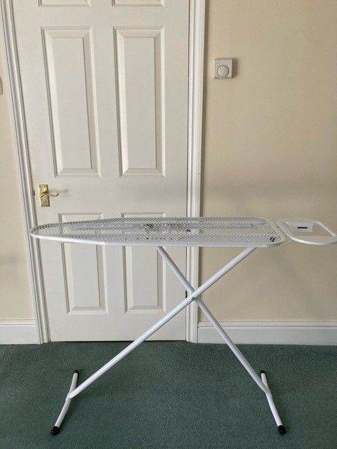 White Ironing Board with Iron Rest – Excellent Condition