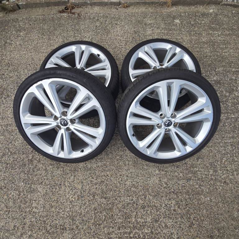 Vauxhall 20" Alloys with TPMS sensors