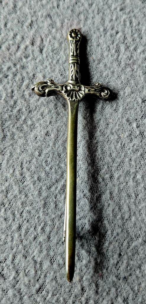 Robertson Celtic Clan Sword Brooch – Silver, As Good As New