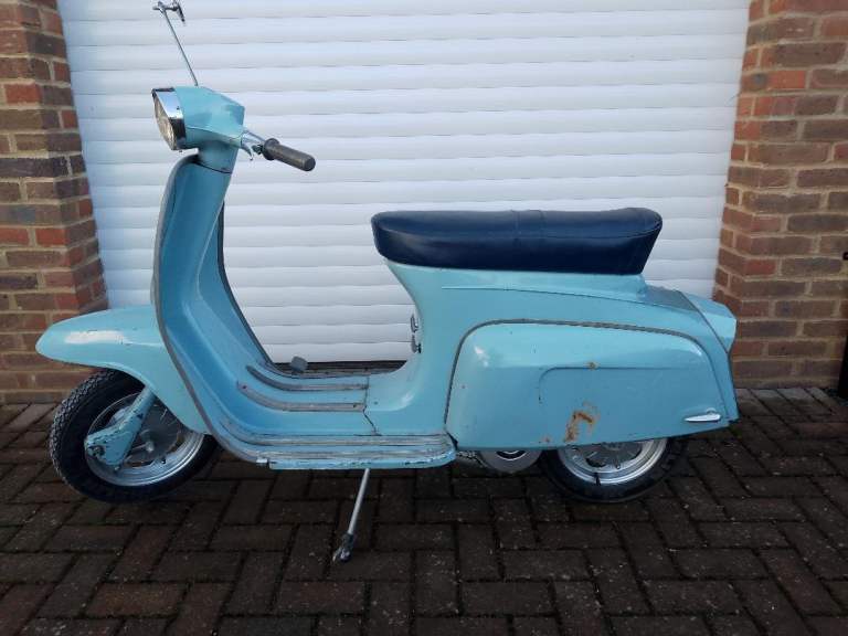 Lambretta J125 Starstream.