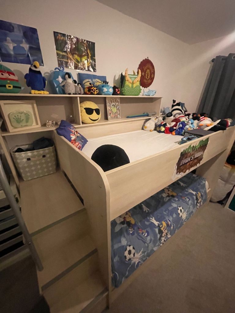 Sell bunk bed for children / Triple sleeper 