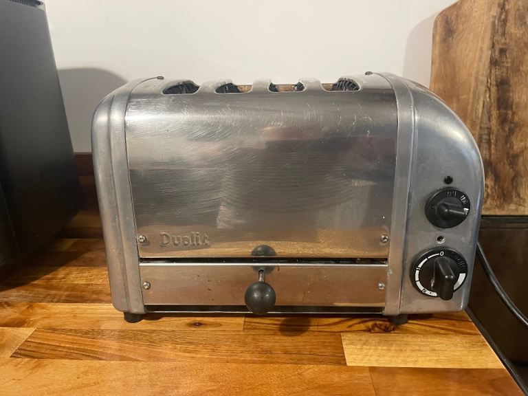 Silver colour 4 slice toaster