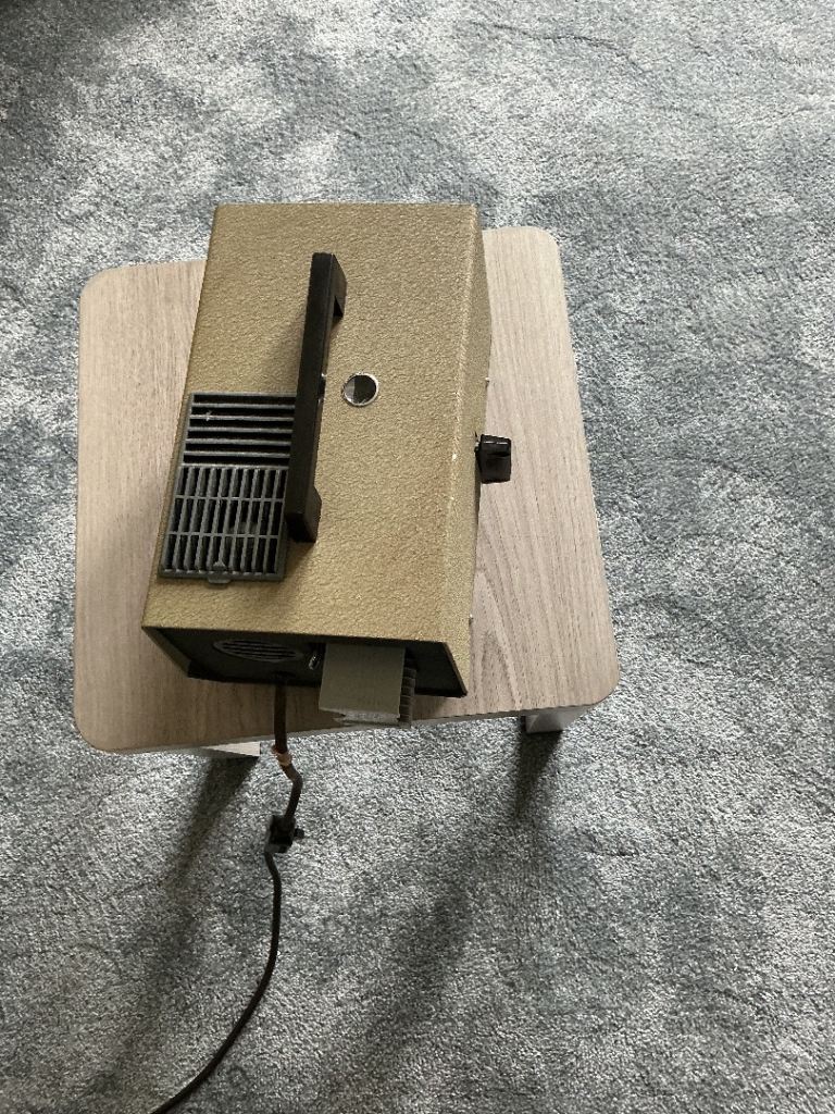 VINTAGE HALINAMAT 300 SLIDE PROJECTOR  SPARES OR REPAIR