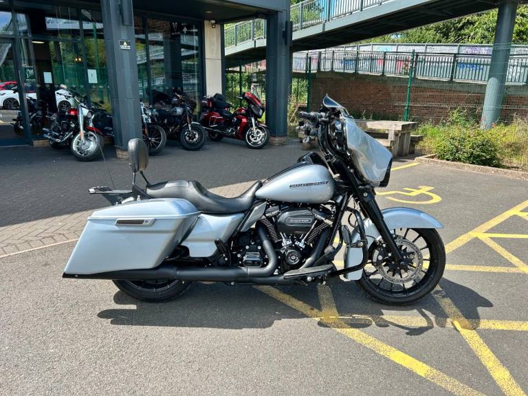 2020 Harley-Davidson TOURING FLHXS STREET GLIDE SPECIAL FLHXS Hard Candy Custom (18MY) Custom Cru...
