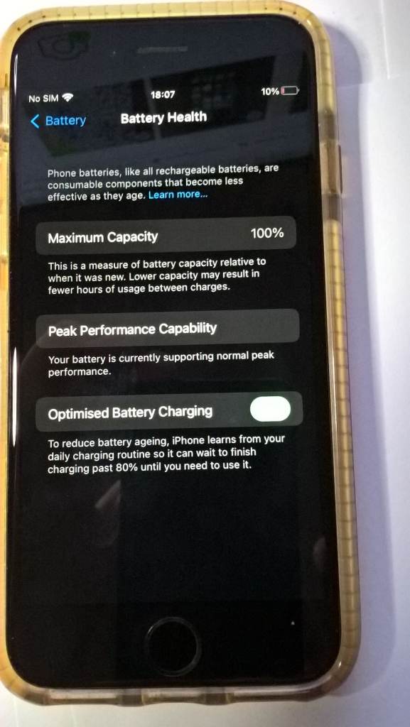 iPhone 6s 32GB 4.7 inch (Unlocked) Smartphone - Space Grey, with case