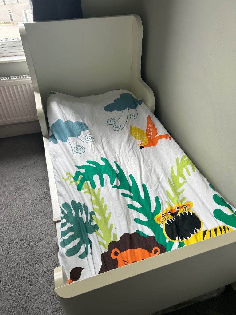 IKEA - KIDS BUSUNGE EXTENDABLE BED