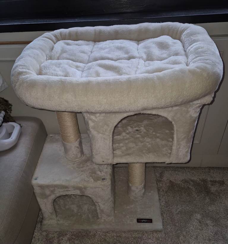 Feandrea Cream Cat Tower Bed