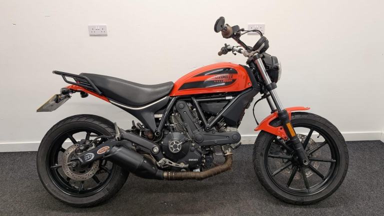 DUCATI SCRAMBLER SIXTY2 ** LONG MOT - BREMBOS - TAIL TIDY**