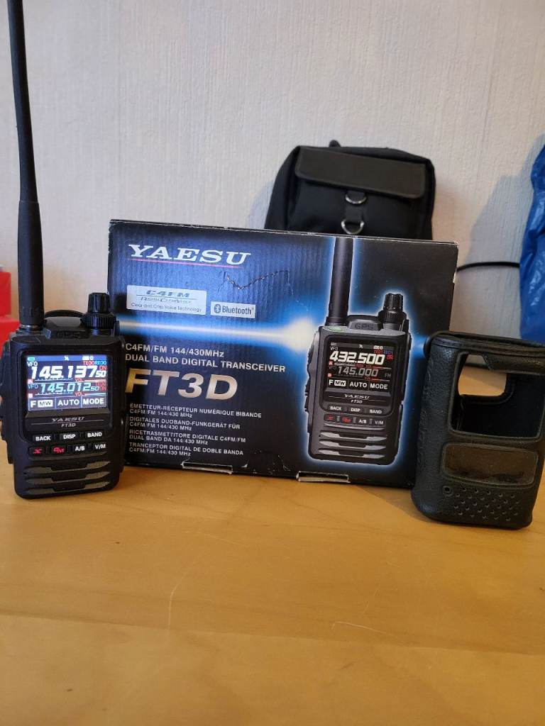 YAESU FT3D C4FM FM Digital Analog 144/430MHz Handy Transceiver.