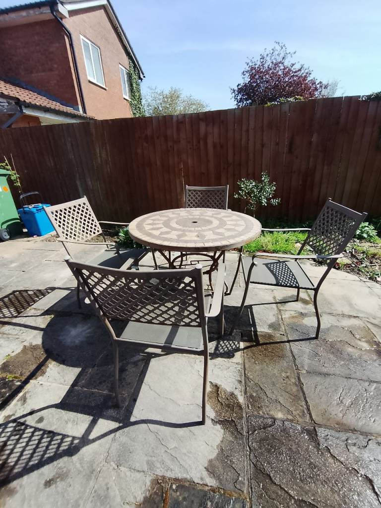 Round mosaic patio garden table & 4 chairs