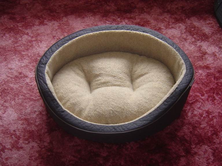 Wainwrights Dog Bed.