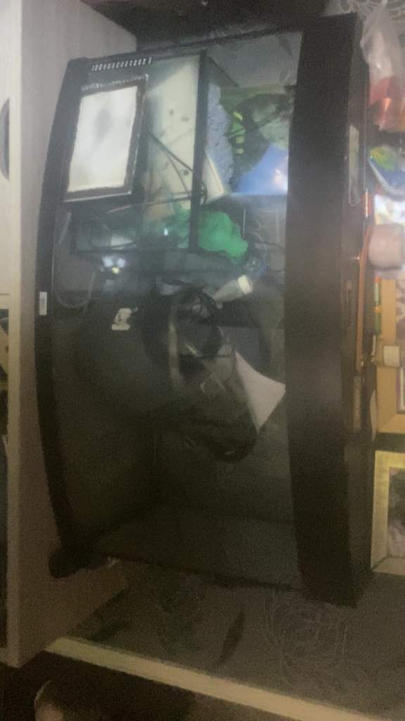 200l fish tank with stand and extras