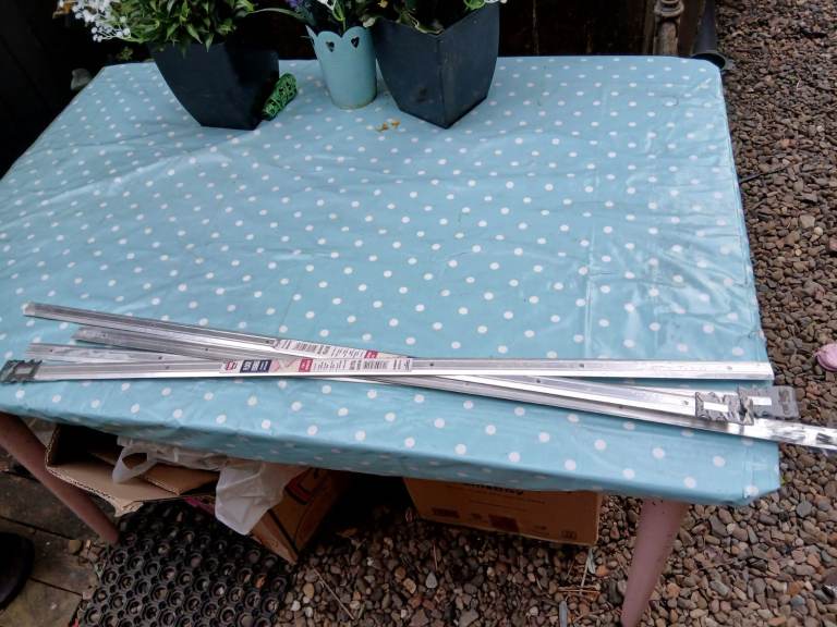 Free- 4 x door carpet threshold grippers