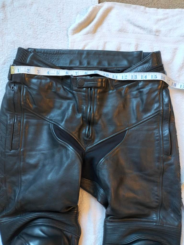 Dainese Mens Motorcycle Leather Trousers S 32" W EU 50 shin & knee armour