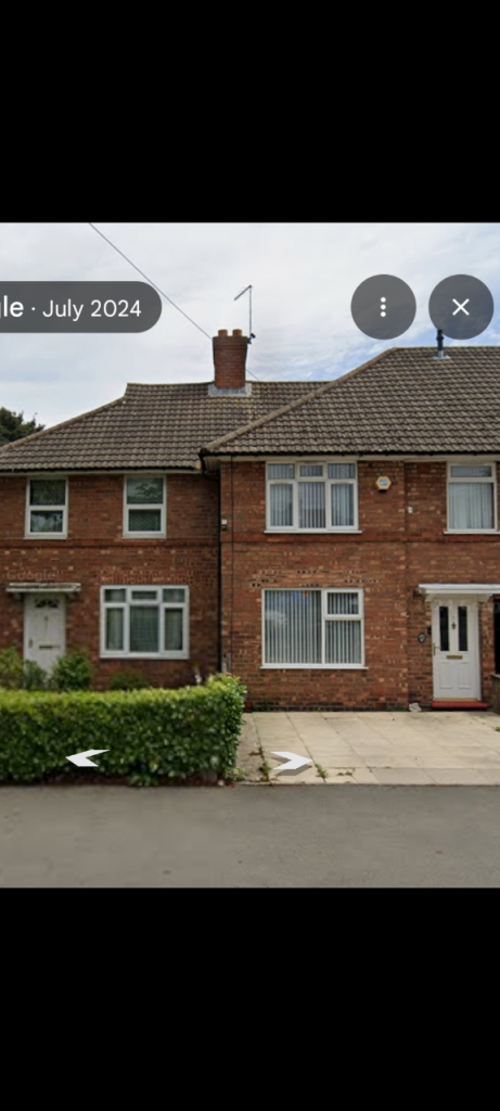 3 bedroom house with drive 